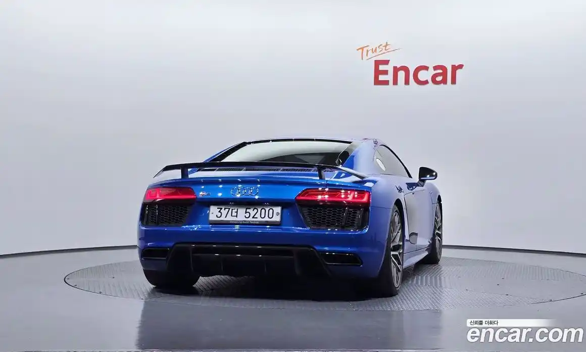 Audi R8 2017 5.2 гидро в Москве, фото 4