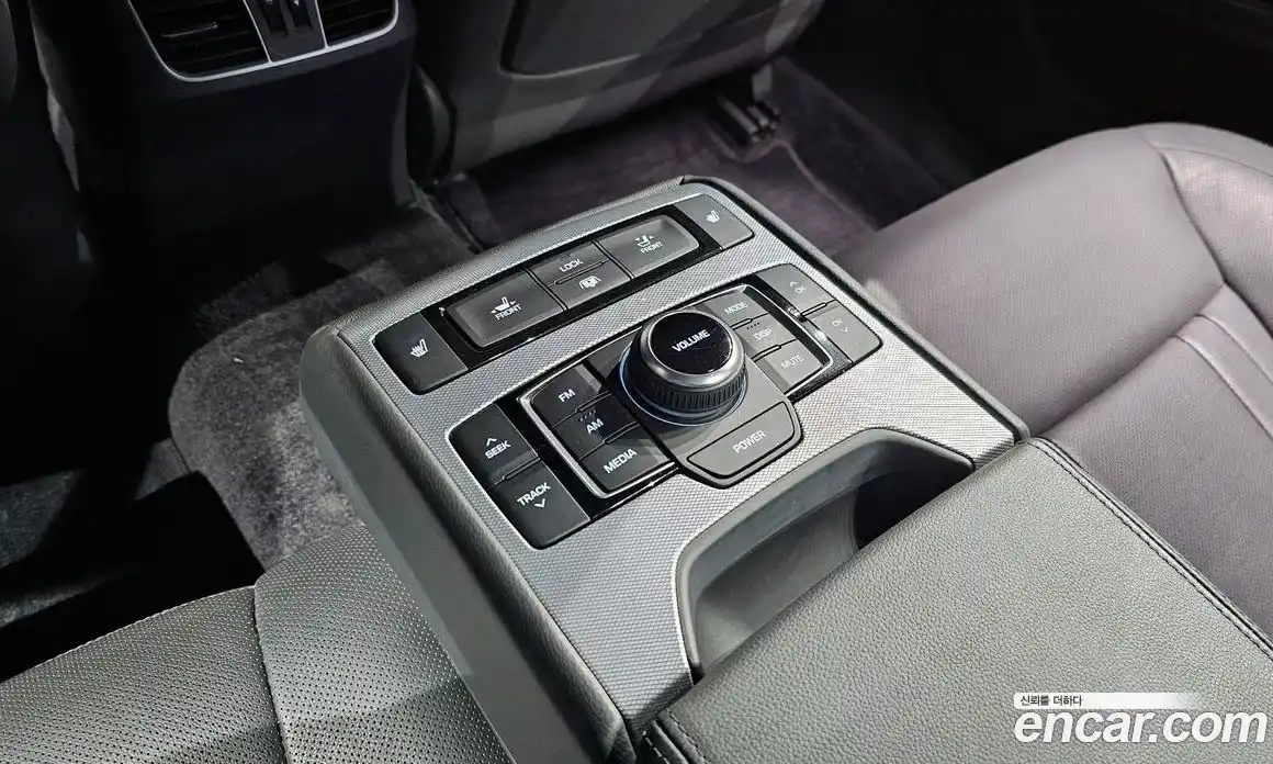 Genesis G80 2017 3.3 Автомат в Москве № 973253, фото 18