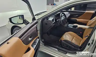 Lexus ES 2018 2.5 гидро в Москве № 975883, миниатюра 11
