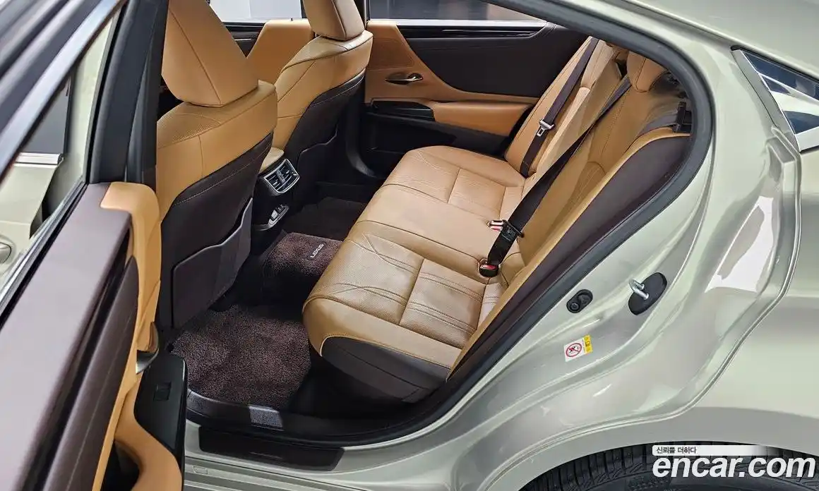 Lexus ES 2018 2.5 гидро в Москве № 975883, фото 13
