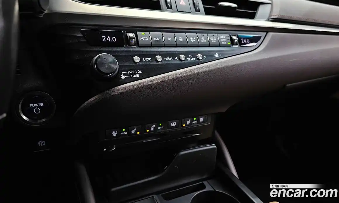 Lexus ES 2018 2.5 гидро в Москве № 975883, фото 18