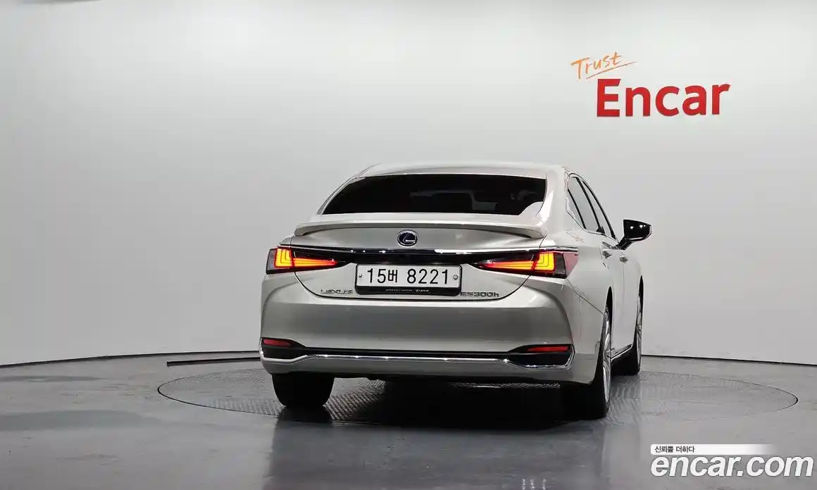Lexus ES 2018 2.5 гидро в Москве № 975883, фото 4