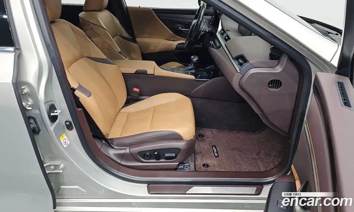 Lexus ES 2018 2.5 гидро в Москве № 975883, фото 10