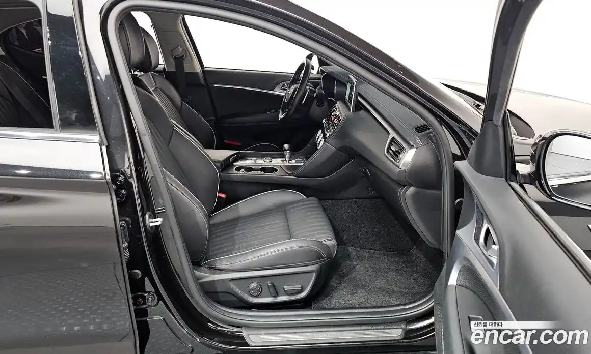 Genesis G70 2017 2.0 Автомат в Москве № 1009976, фото 11