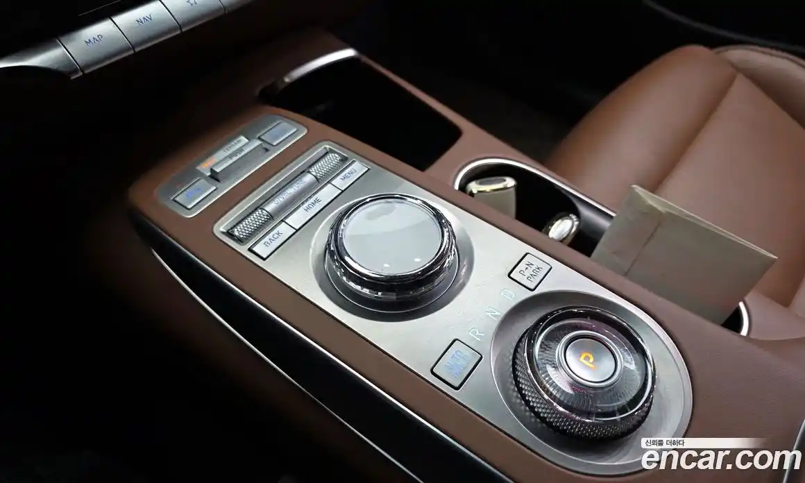 Genesis GV70 2022 2.5 Автомат в Москве № 1010131, фото 9