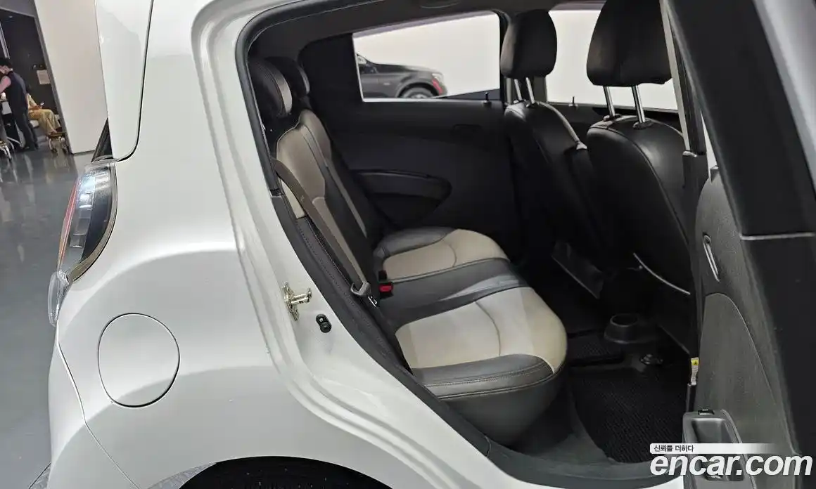 Chevrolet Spark 2012 1.0 гидро в Москве № 1012240, фото 12