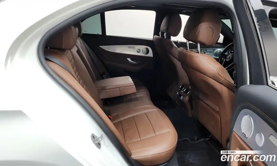 Mercedes-Benz E-Class 2021 2.0 гидро в Москве, фото 12