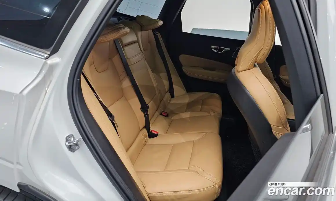 Volvo XC60 2021 2.0 гидро в Москве № 164354, фото 12