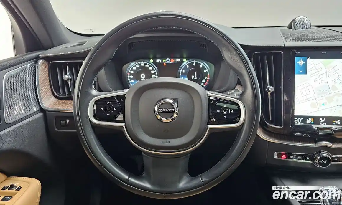 Volvo XC60 2021 2.0 гидро в Москве № 164354, фото 13