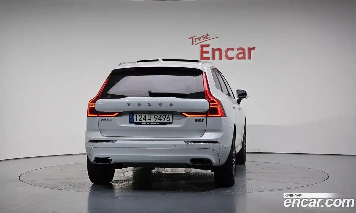Volvo XC60 2021 2.0 гидро в Москве № 164354, фото 4