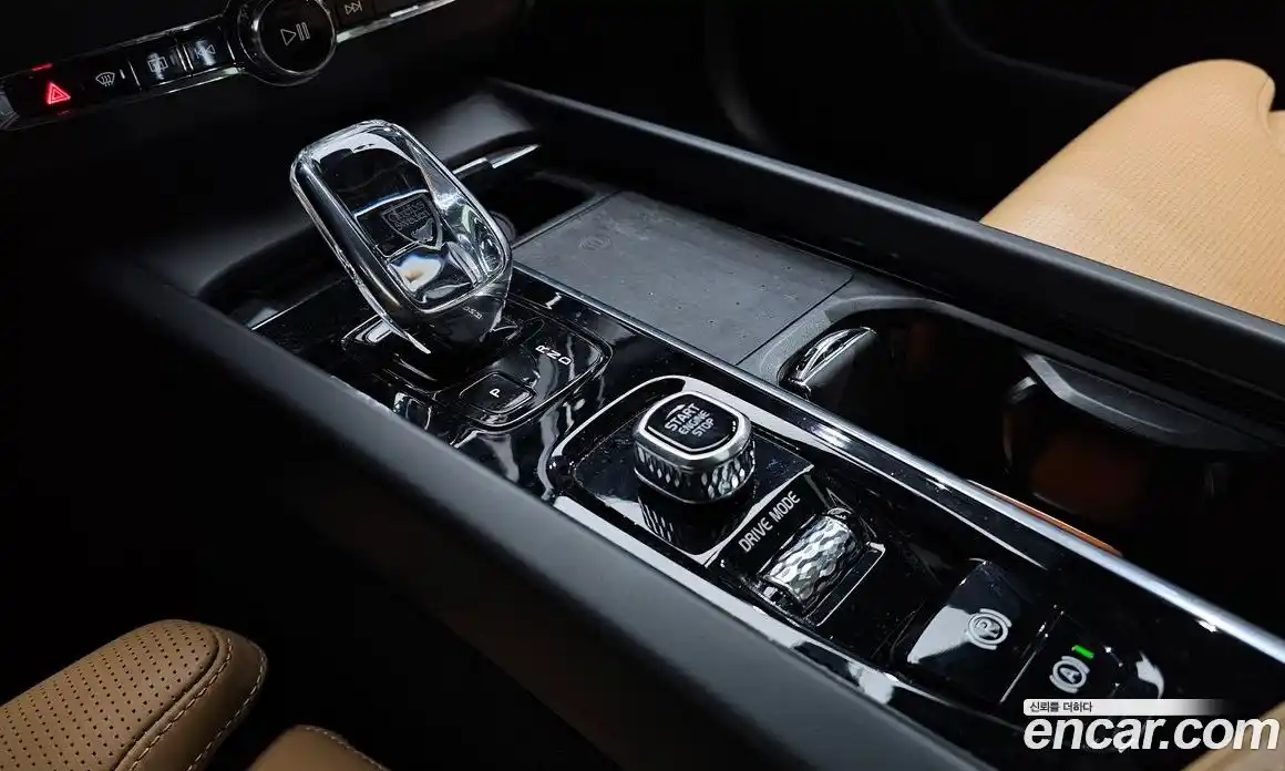Volvo XC60 2021 2.0 гидро в Москве № 164354, фото 9