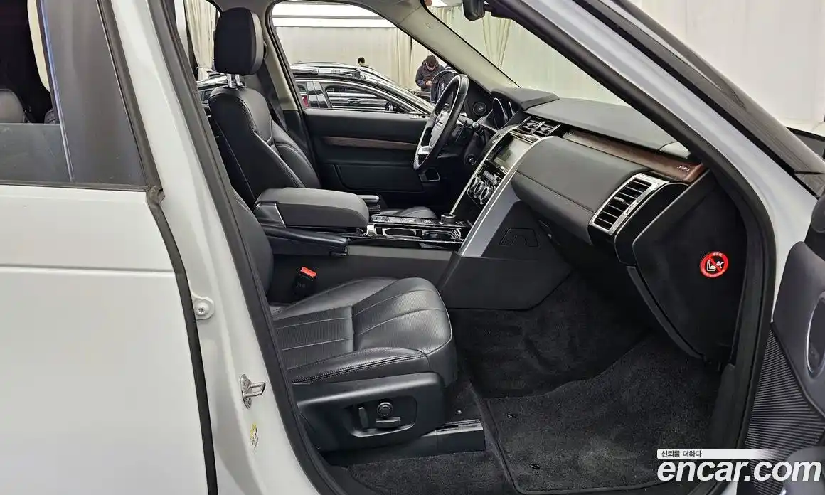 Land Rover Discovery 2017 2.0 гидро в Москве № 166427, фото 11
