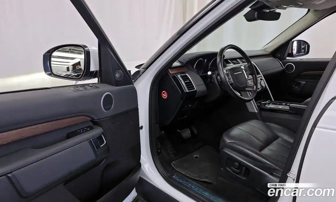 Land Rover Discovery 2017 2.0 гидро в Москве № 166427, фото 10