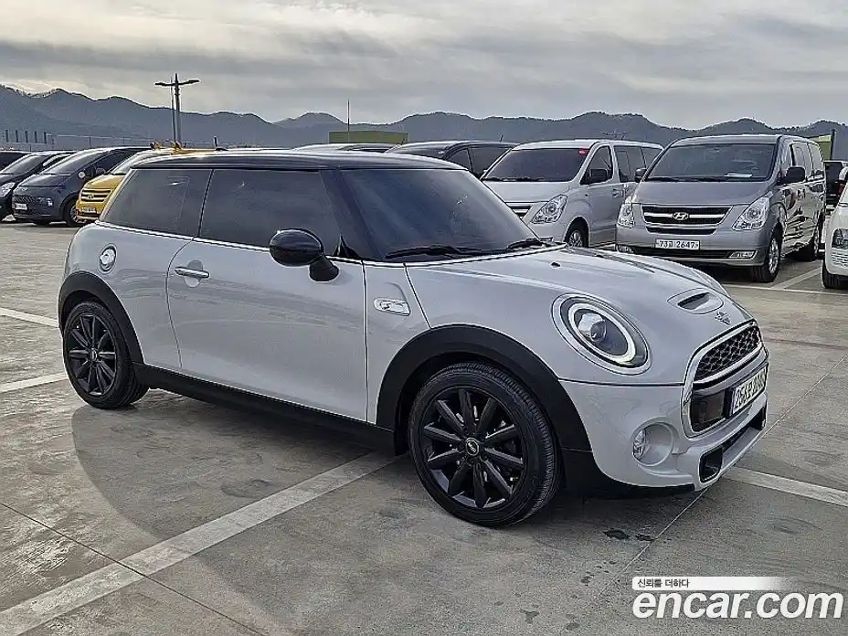 Mini Cooper 2019 2.0 гидро в Москве № 167457, фото 3