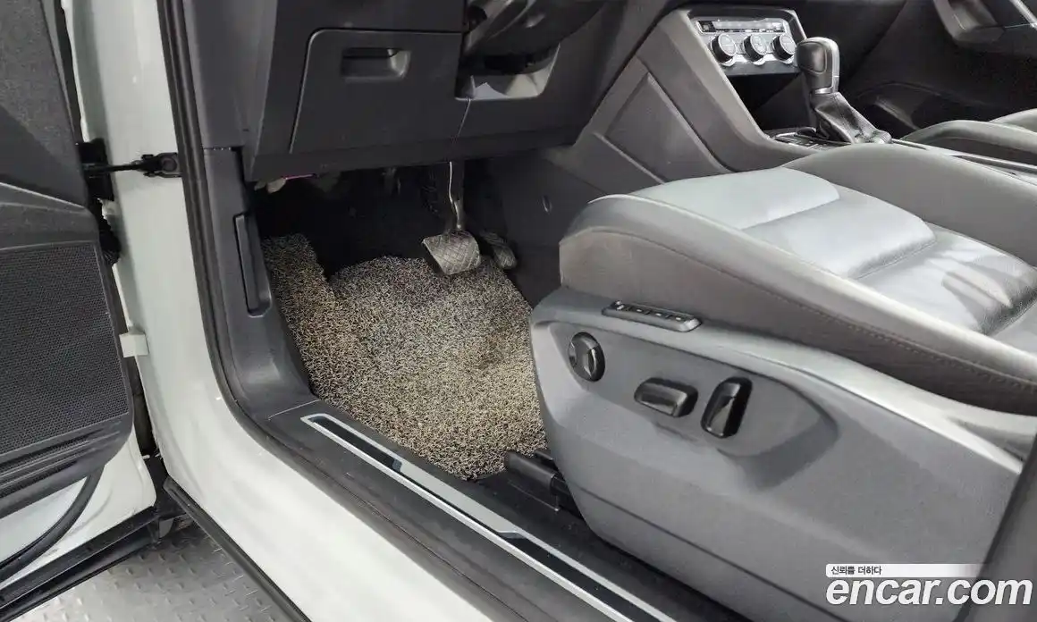 Volkswagen Tiguan 2018 2.0 гидро в Москве № 168594, фото 14