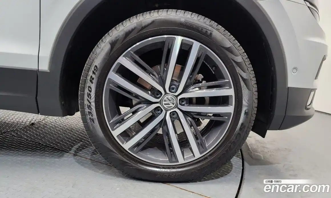 Volkswagen Tiguan 2018 2.0 гидро в Москве № 168594, фото 5