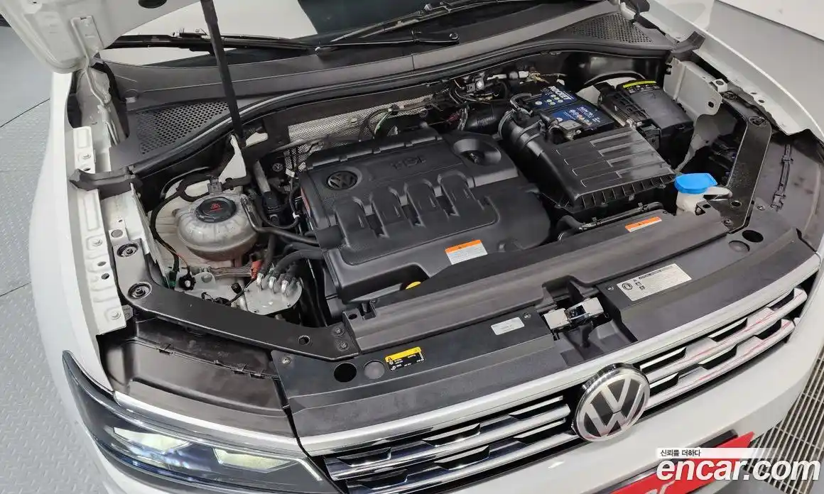 Volkswagen Tiguan 2018 2.0 гидро в Москве № 168594, фото 6