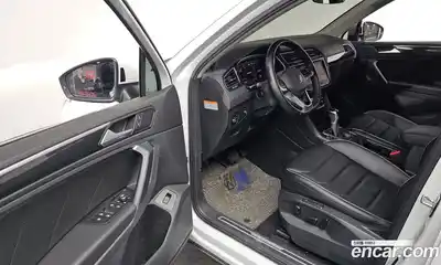 Volkswagen Tiguan 2023 2.0 гидро в Москве № 168797, миниатюра 11
