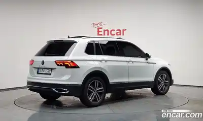Volkswagen Tiguan 2023 2.0 гидро в Москве № 168797, миниатюра 2