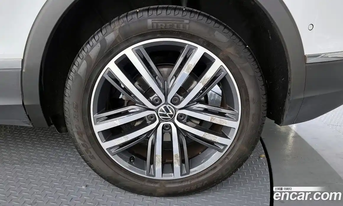 Volkswagen Tiguan 2021 2.0 гидро в Москве № 168922, фото 5