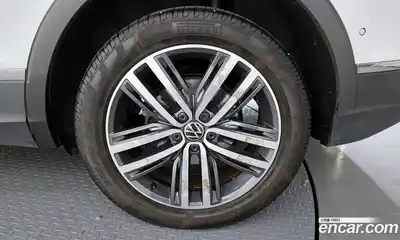 Volkswagen Tiguan 2021 2.0 гидро в Москве № 168922, миниатюра 5