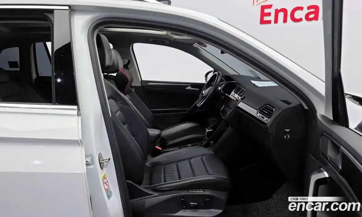 Volkswagen Tiguan 2021 2.0 гидро в Москве № 168922, фото 10