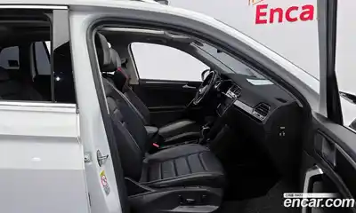 Volkswagen Tiguan 2021 2.0 гидро в Москве № 168922, миниатюра 10