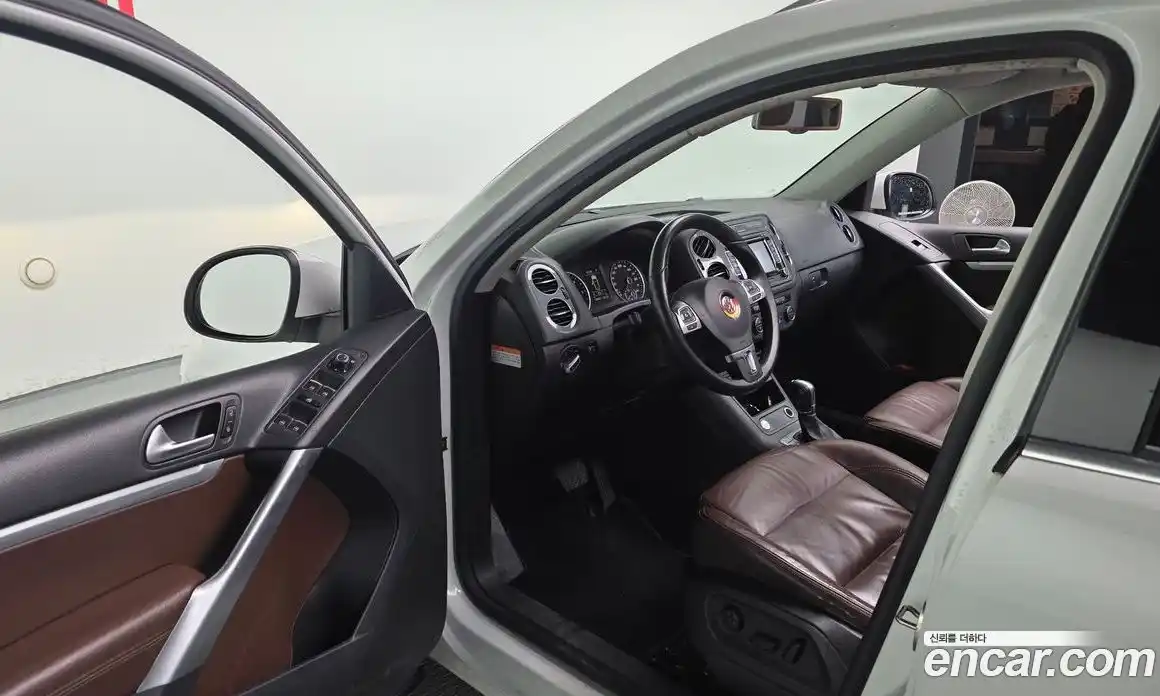 Volkswagen Tiguan 2016 2.0 гидро в Москве № 169098, фото 11