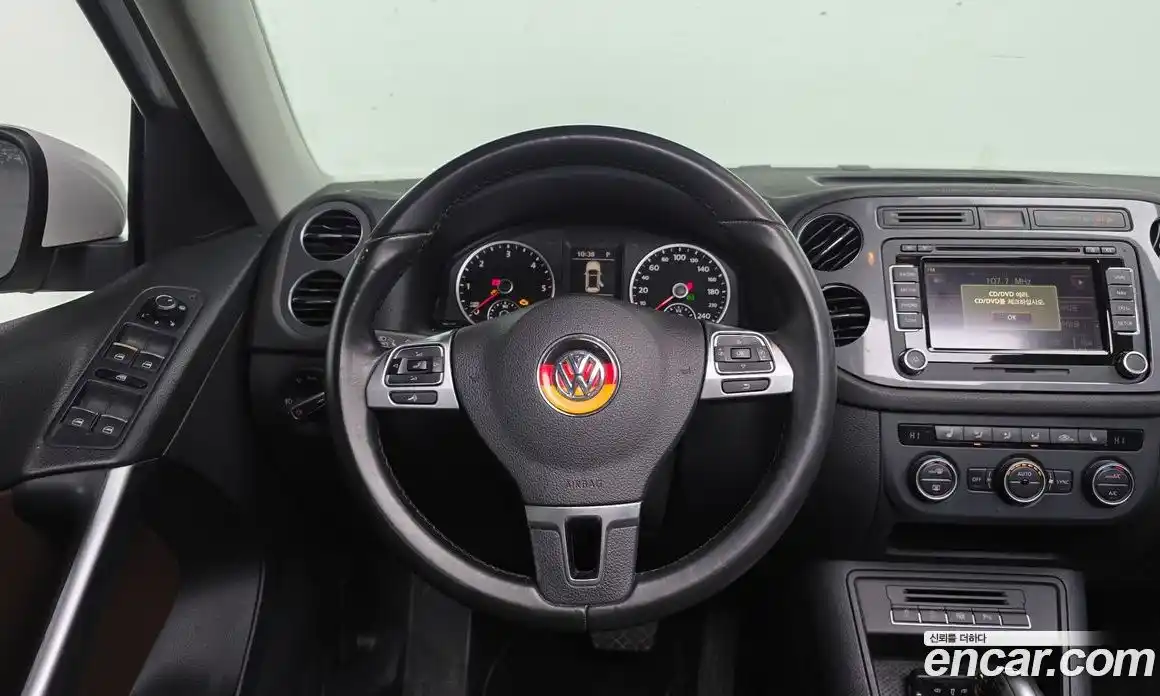 Volkswagen Tiguan 2016 2.0 гидро в Москве № 169098, фото 13