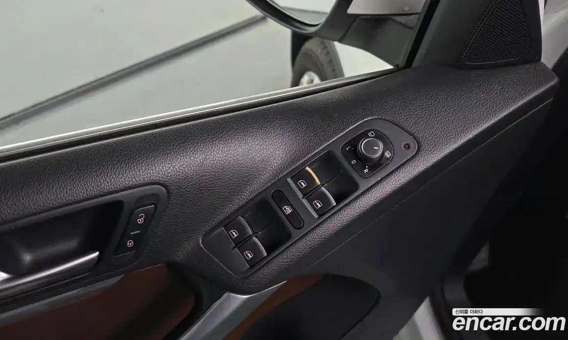 Volkswagen Tiguan 2016 2.0 гидро в Москве № 169098, фото 17