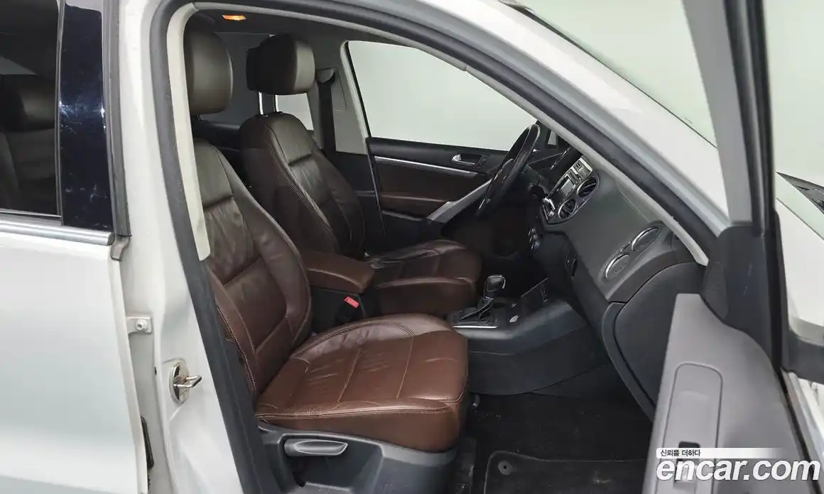 Volkswagen Tiguan 2016 2.0 гидро в Москве № 169098, фото 10