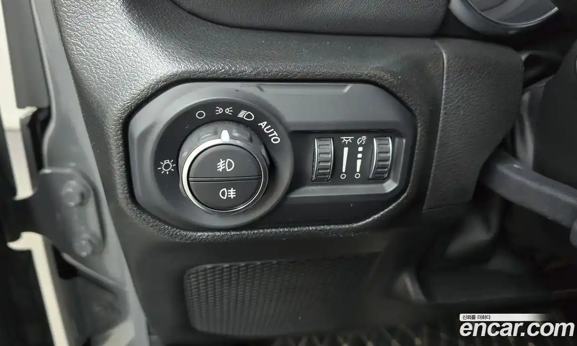 Jeep Wrangler 2023 2.0 гидро в Москве № 169393, фото 19