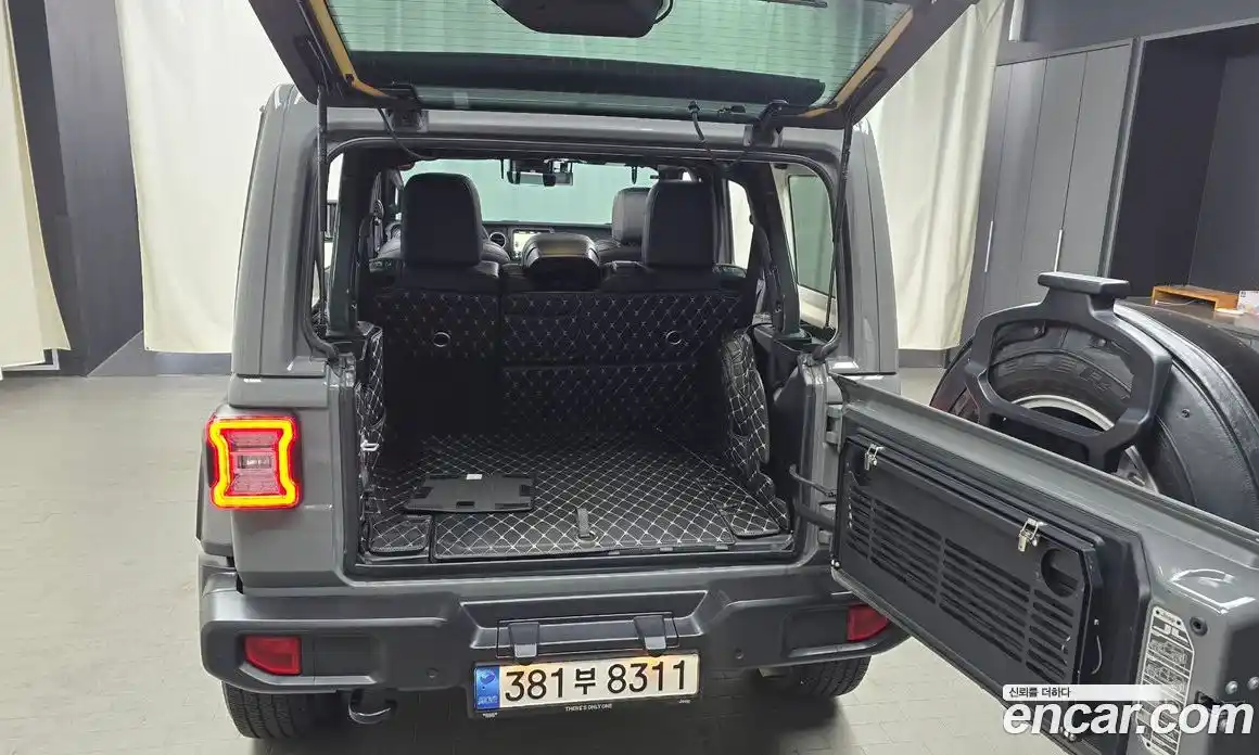 Jeep Wrangler 2023 2.0 гидро в Москве № 169393, фото 20