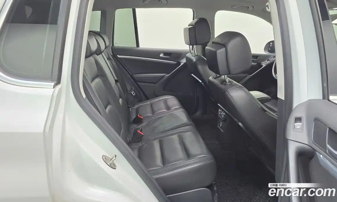 Volkswagen Tiguan 2014 2.0 гидро в Москве № 187296, фото 12