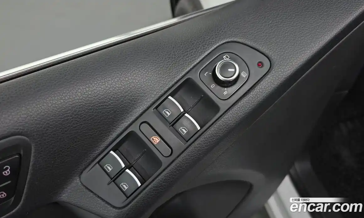 Volkswagen Tiguan 2014 2.0 гидро в Москве № 187296, фото 17