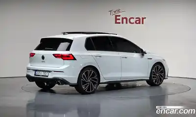 Volkswagen Golf, 2023