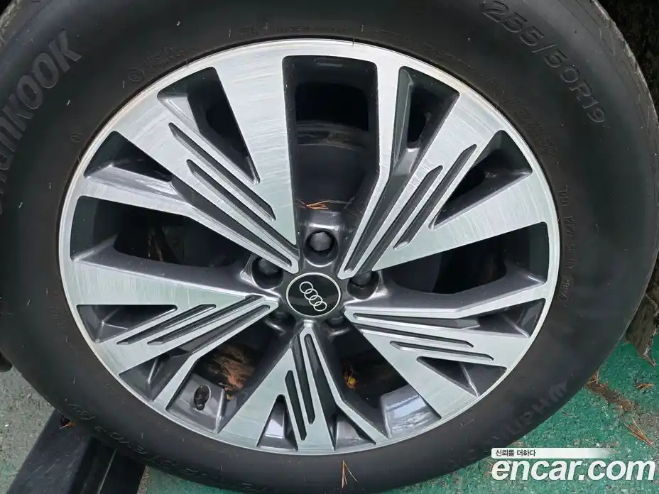 Audi Q4 e-tron 2025 гидро в Москве № 212200, фото 4