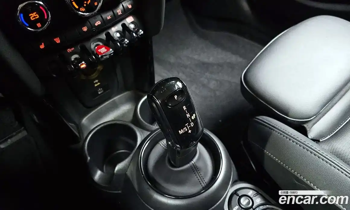 Mini Cooper 2023 1.5 гидро в Москве № 214179, фото 9