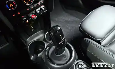 Mini Cooper 2023 1.5 гидро в Москве № 214179, миниатюра 9