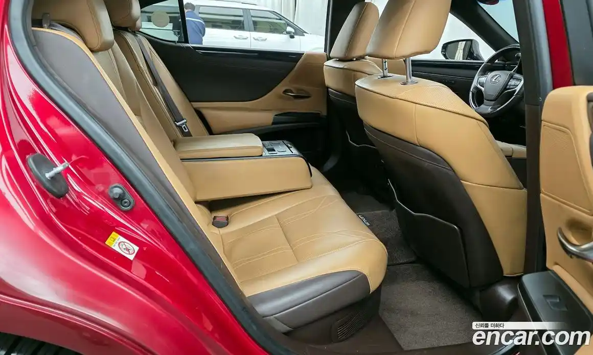 Lexus ES 2018 2.5 гидро в Москве № 214693, фото 12