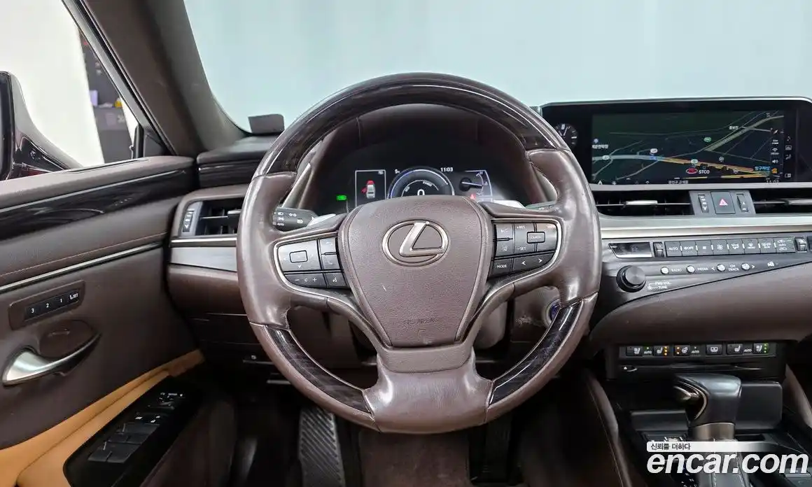 Lexus ES 2018 2.5 гидро в Москве № 214693, фото 13