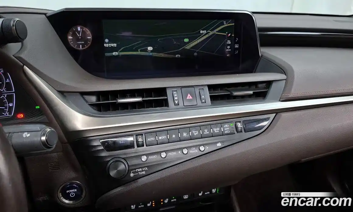 Lexus ES 2018 2.5 гидро в Москве № 214693, фото 14
