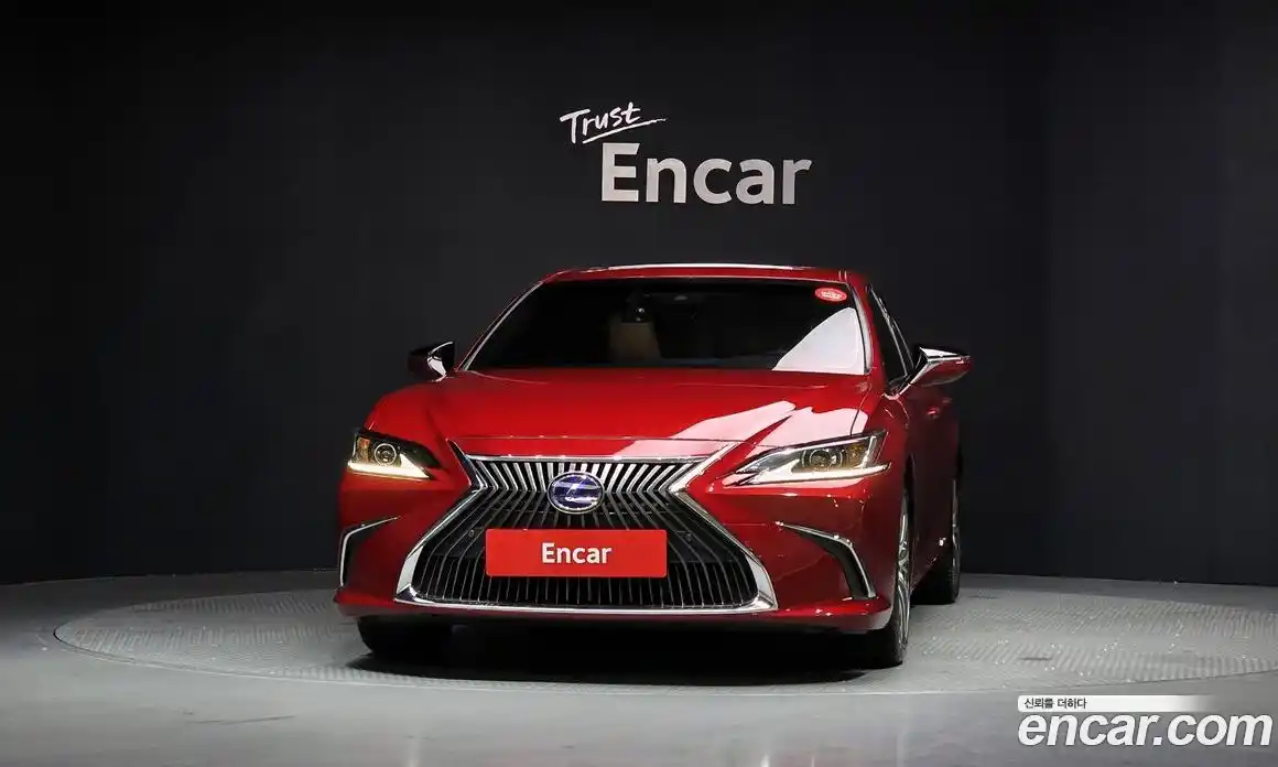 Lexus ES 2018 2.5 гидро в Москве № 214693, фото 3