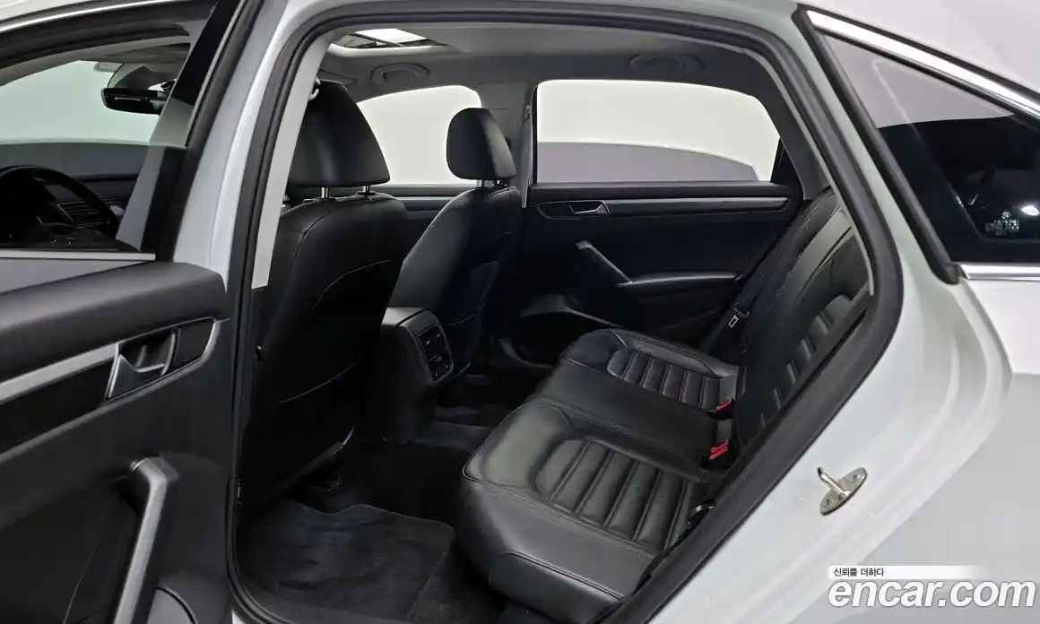 Volkswagen Passat 2016 1.8 гидро в Москве № 215089, фото 12