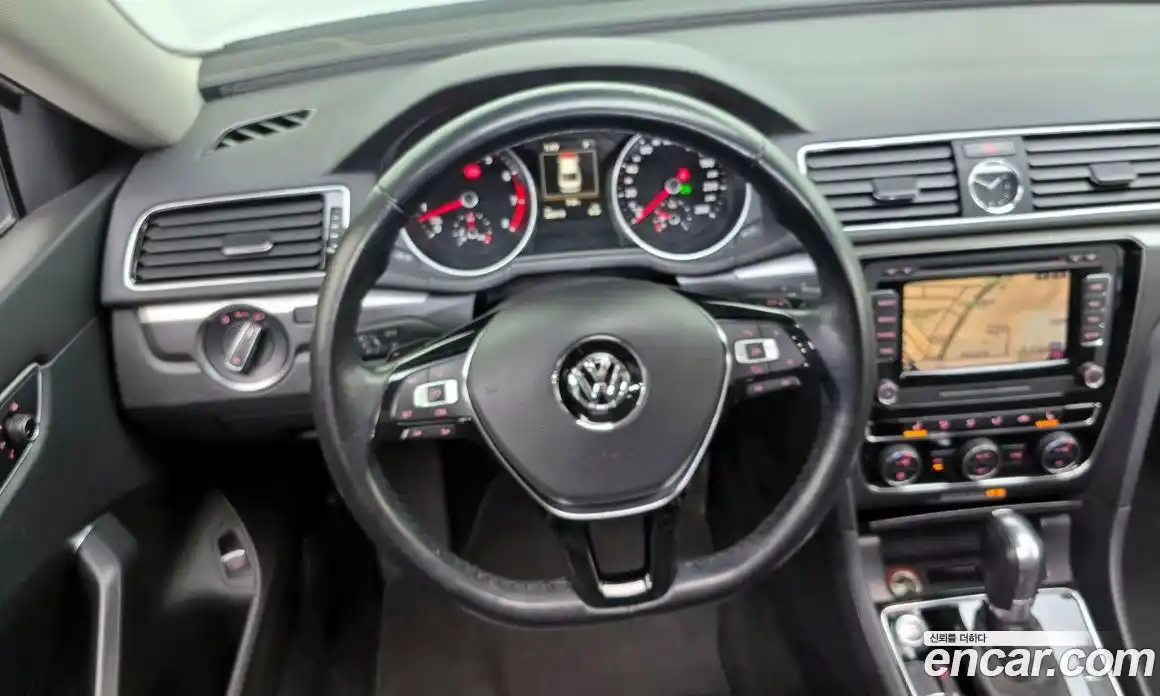Volkswagen Passat 2016 1.8 гидро в Москве № 215089, фото 14