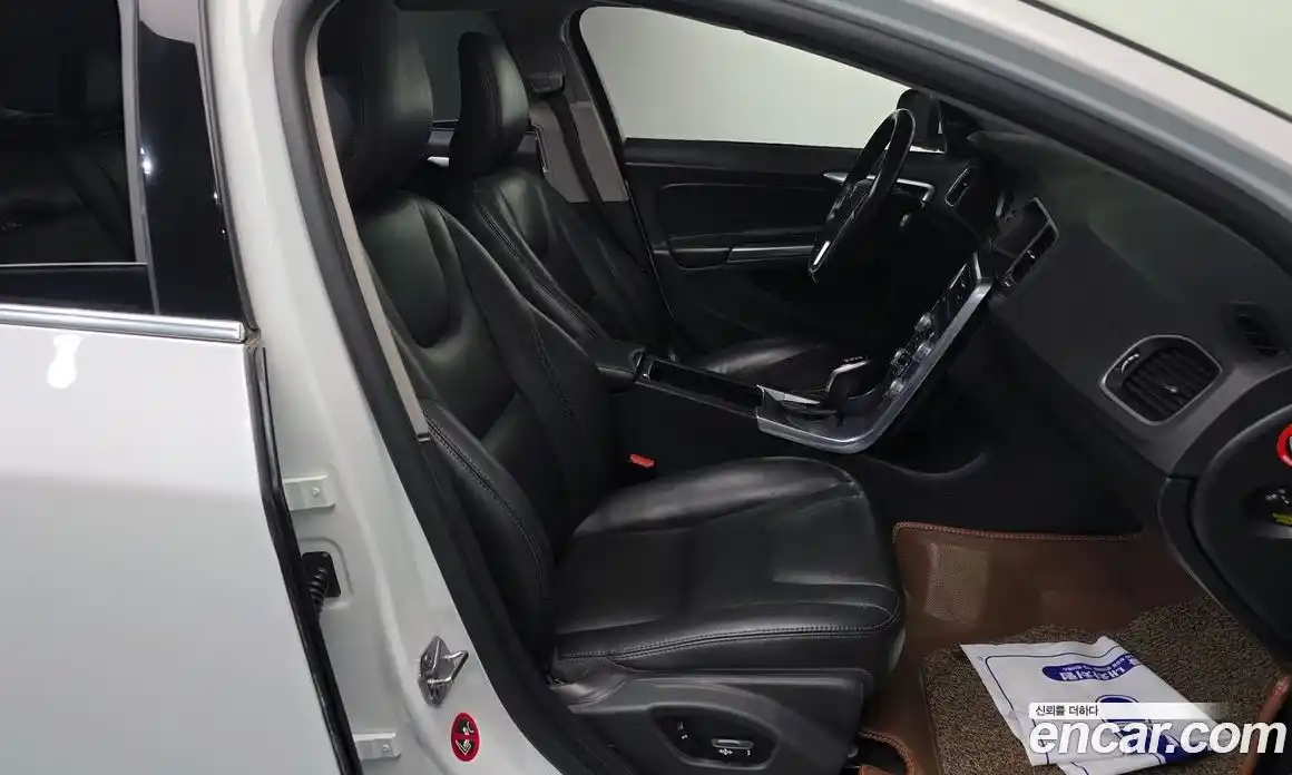 Volvo V60 2017 2.0 гидро в Москве № 217874, фото 11