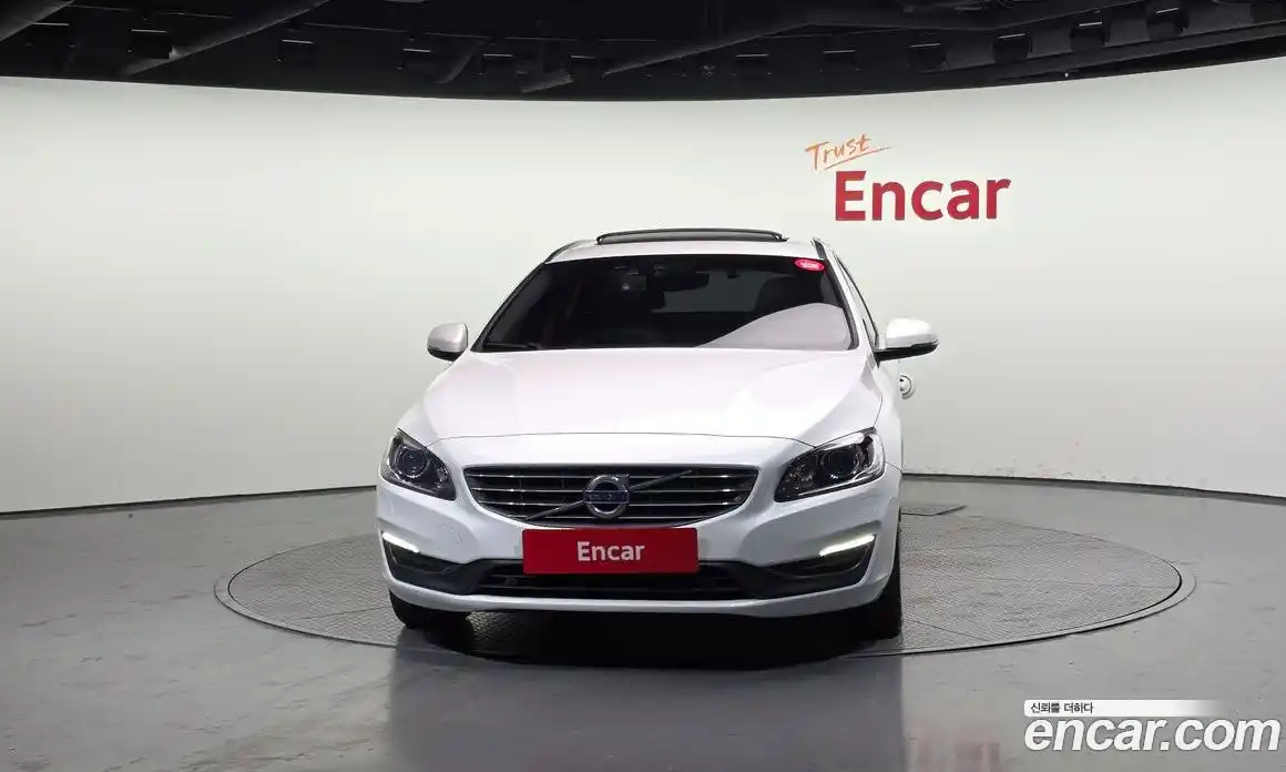 Volvo V60 2017 2.0 гидро в Москве № 217874, фото 3