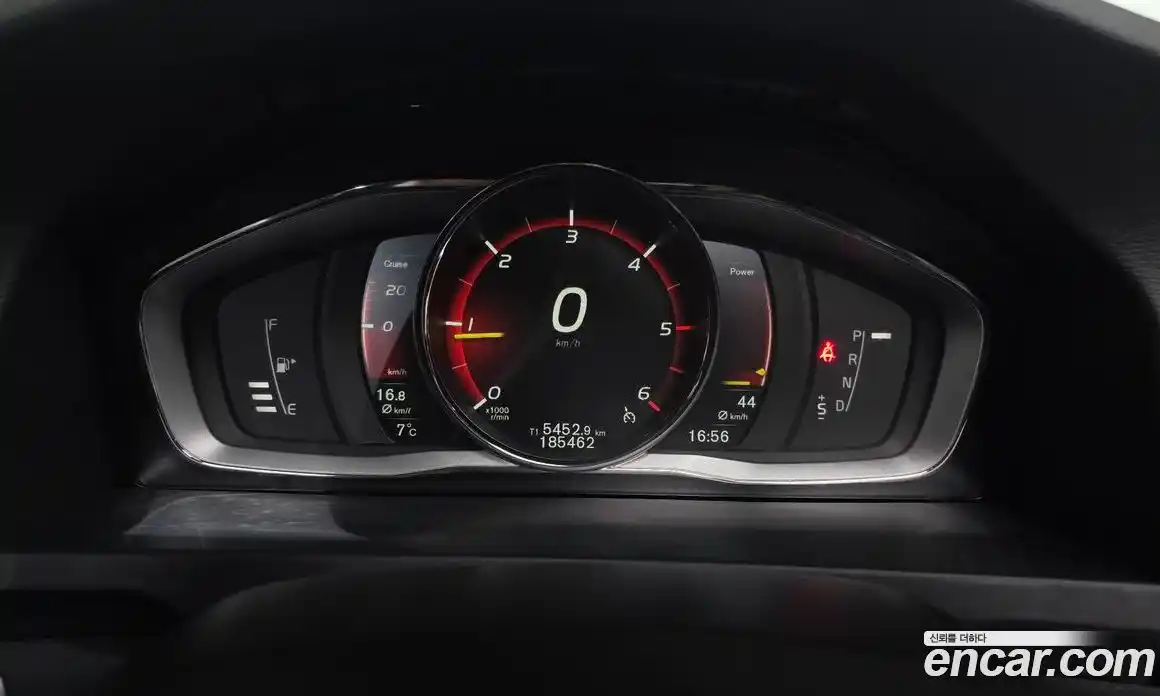 Volvo V60 2017 2.0 гидро в Москве № 217874, фото 8