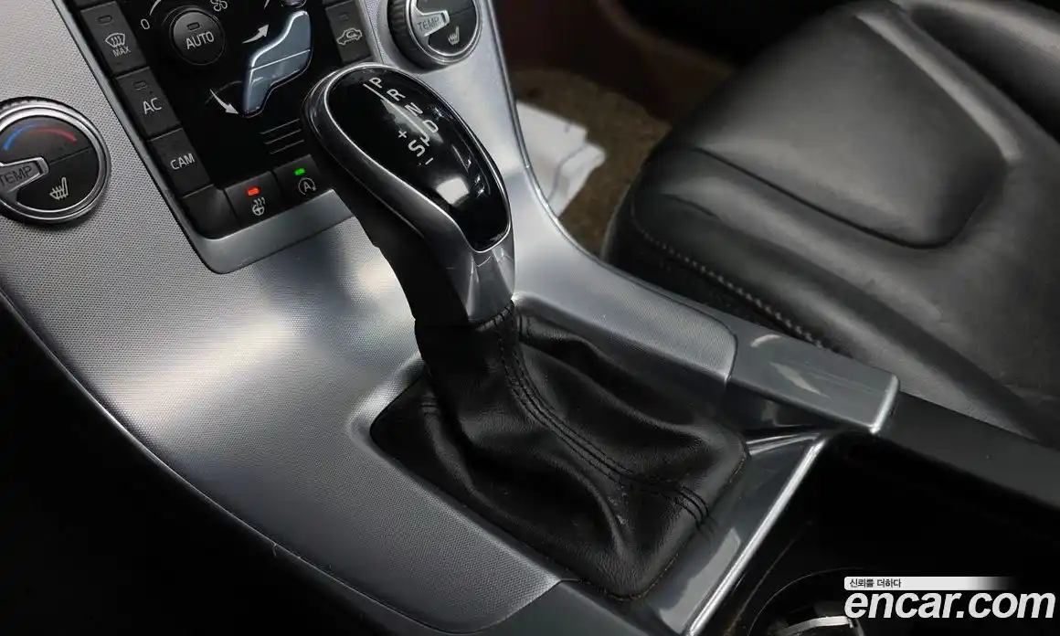 Volvo V60 2017 2.0 гидро в Москве № 217874, фото 9