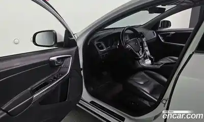 Volvo V60 2017 2.0 гидро в Москве № 217874, миниатюра 10